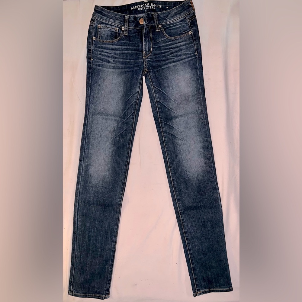 American Eagle BRAND NEW skinny super-stretch jeans, size 2 long!